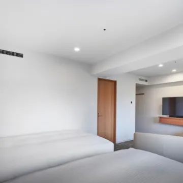 Daiwa Roynet Hotel Yokohama-Koen Отели рядом с достопримечательностью «Коллет Маре»