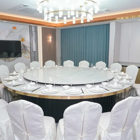 Weihongxing Hotel (Xinhong Square Branch, Yuanzhou Town, Boluo County, Huizhou)