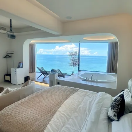 Banlv Scenic Resort Apartment (Wuchuan Loong Bay Desas Water World)