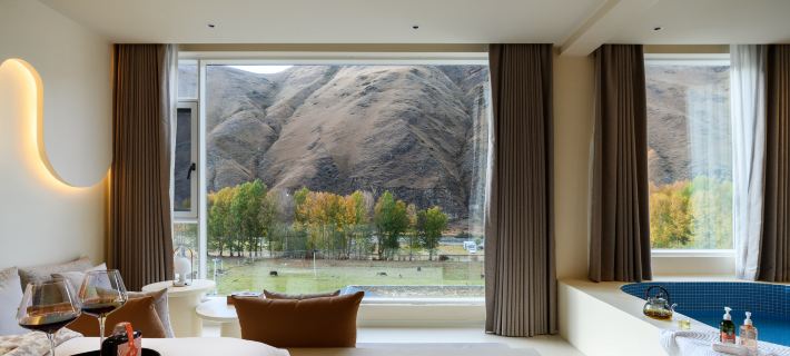 Tibetan heart and view resort private soup light luxury hotel Hotels in Kangding