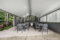Baronnet Apartments - Apartments