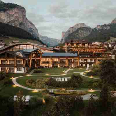 Hotel Granbaita Dolomites Hotel Exterior