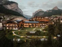 Hotel Granbaita Dolomites Hotels in Selva