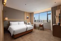 Elong Hotel (Wuhan Wuhuan Avenue Subway Station)