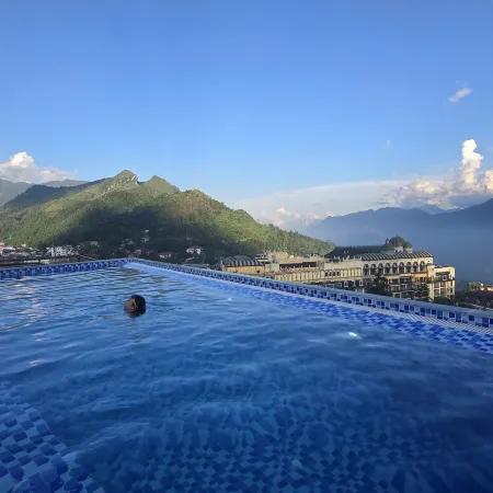 Azalea Sapa Hotel