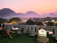 West Water Hotel فنادق في فانغ فينغ