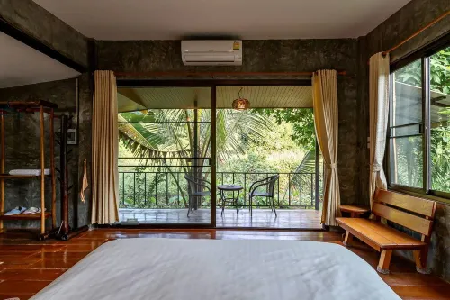 Lion Cafe Resort