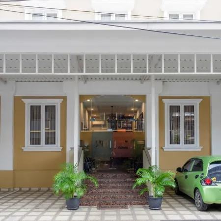 Sans Hotel Empress Simpang Lima