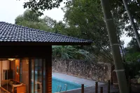 Liangsu Homestay - مسبح على السطح