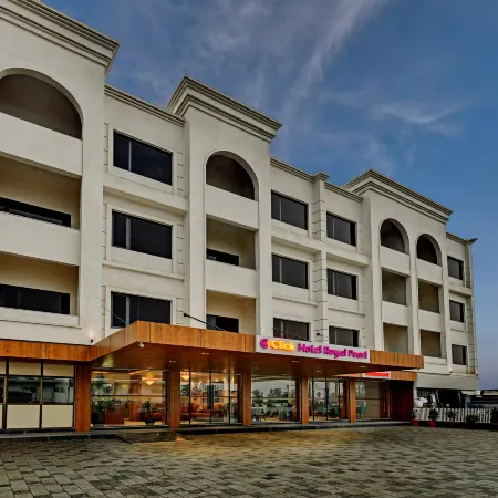 Click Hotel Royal Pearl, Galenda, Dahej