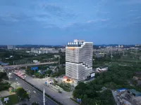Zhuzhou Shifeng Ramada Hotel - Parkplatz
