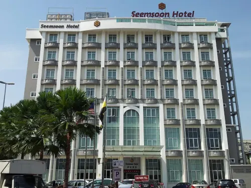 Sunday Near Gerbang Malam Ipoh Formerly Seemsoon - 로맨틱