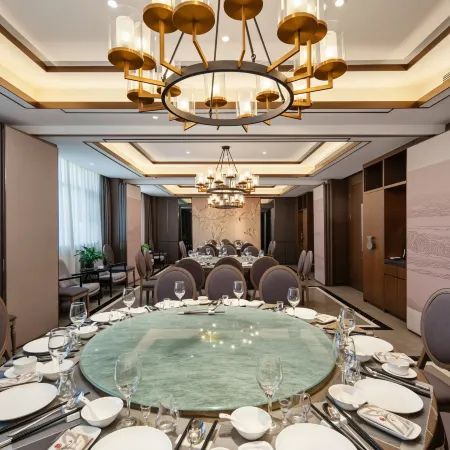 Macau Tianzi Hotel (Sanmenxia High-Speed Railway South Station)