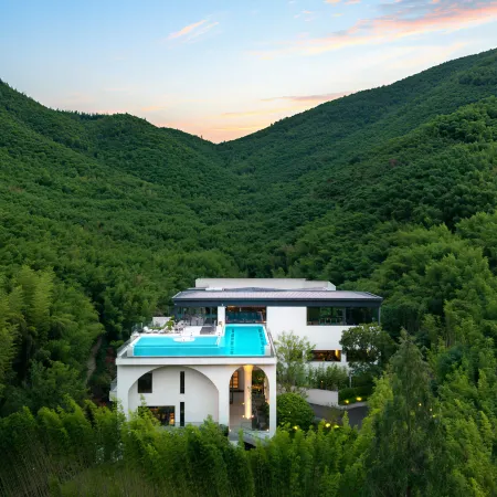 Deqing Anhe Wenlan Vacation Apartment