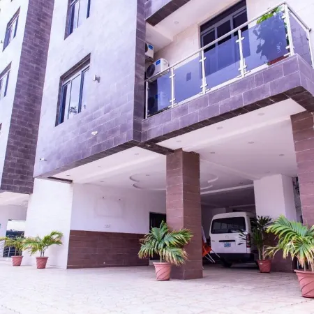 De Grandeur Tower Apartment