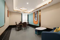 Vienna International Hotel (Tunchang Jiefang Road Branch) - parking