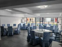 Xana Hotelle Hotel (Anyue Shiku Digital Exhibition Center) - فطور