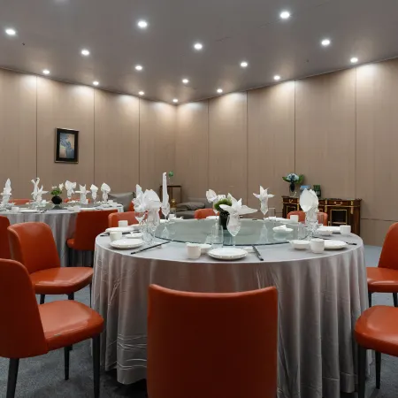 Harbin Junyi Hotel (Central Street Sofia Church)