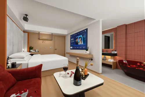 Duhui Li Hotel (Xingyi Jushan Square Dream City) - 3-Star