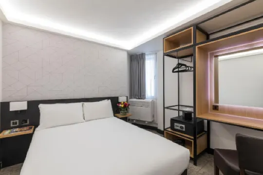 STG Hotel Oxford Street – formerly St Giles London Hotel