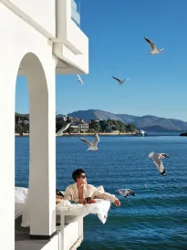 ARCADIA  SEAVIEW DESIGN HOTEL