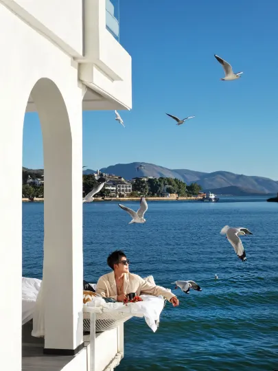 ARCADIA  SEAVIEW DESIGN HOTEL