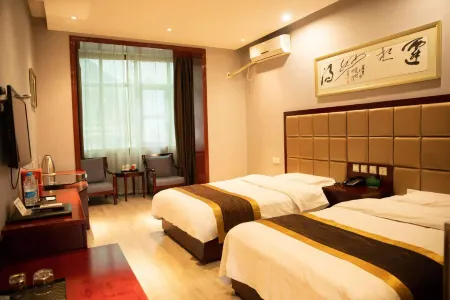 Panlong Hotel Отели рядом с достопримечательностью «Zhashui Karst Cave»