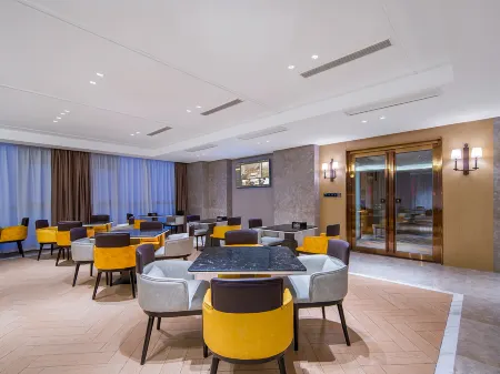 Vienna International Hotel (Fuyang Funan Fuxu Avenue) Отели в г. Фунань