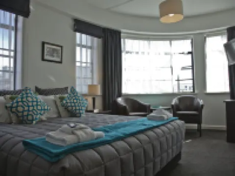 ลอว คอร์ท โฮเต็ล โรงแรมในดันเนดิน