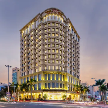 Minh Toan Galaxy Hotel Отели рядом с достопримечательностью «Dong A University»