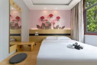 Xianzi Hotel (Qianjiang Longxia Street)