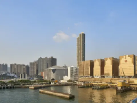 The Royal Pacific Hotel and Towers Hotels near ELEMENTS