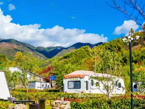 Lijiang Yulong Horizontal Club RV Tent Holiday Camp