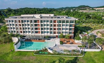 Serene  Jade  Hotel