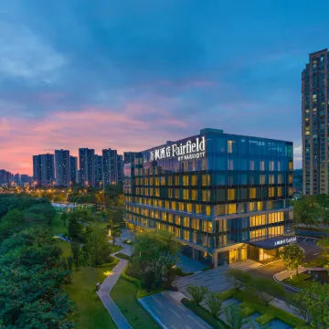 長沙萬豪萬楓酒店（嶽麓山梅溪湖公園店） 鄰近金星路的酒店