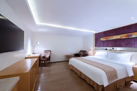 Louis Hotel(Zhongshan Block East Lihe Square Branch)