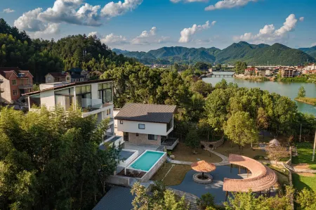 Two mus of Banvilla Tangquan Meisu (OMG Heartbeat Paradise Store) Отели рядом с достопримечательностью «Chuiyun Tongtian River»