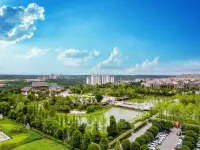 Vienna 3 Best Hotel (Pingshan County Government Mahu Park) - parking