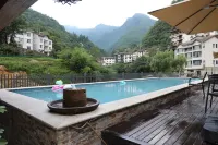 Shennongjia Xixuantang Homestay (Muyuzhen Shennongtan Scenic Area Branch)