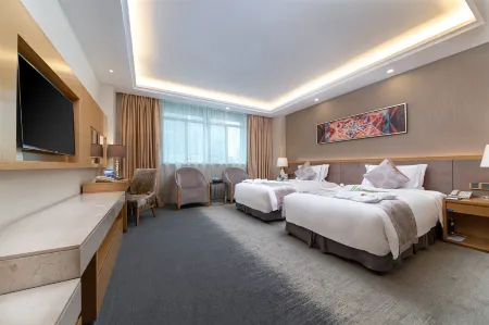 Gems Cube International Hotel（Liutang Metro Station Store）