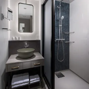 Hotel Villa Fontaine Grand Tokyo-Roppongi Отели рядом с достопримечательностью «Джаз-клуб Blue Note Tokyo»