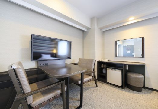 3. JR 웨스트 그..