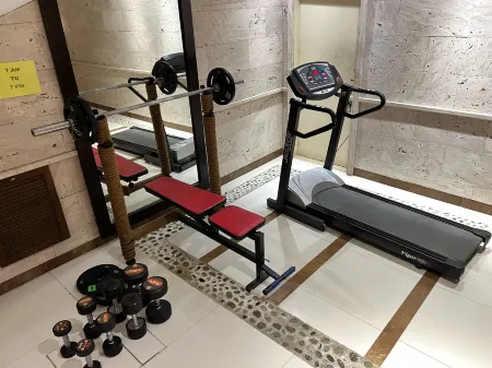 Lahore Continental Hotel Отели рядом с достопримечательностью «Лахор Юниверсити оф Менеджмент Сайенсиз»