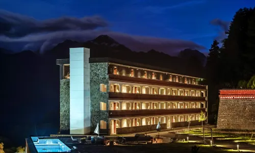 Bomi Yinshi Shanju Hotel (Galang Palace Branch)