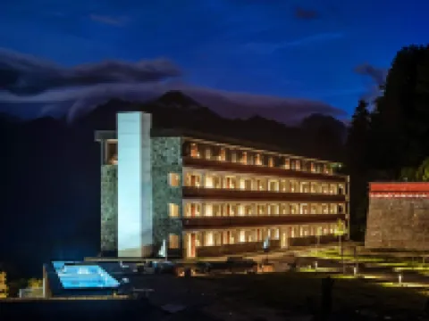 See Wild·YS  Galang Palace Retreat Hotels near Bomi Peach Blossom Valley