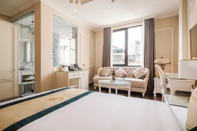 The Castle Hotel Các khách sạn ở Long Biên