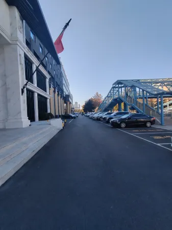 REZEN HOTEL Отели рядом с достопримечательностью «Weichai University»