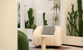 Island·Designer Hotel(Sanya High-speed Railway Station)