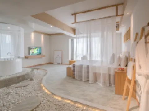 Caiyun Chunxu · High-Altitude View City Homestay (Huaguoyuan White House Shopping Center Branch) Hotels in Guiyang