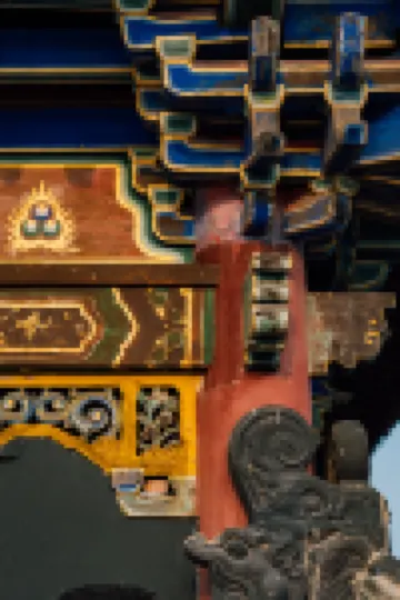 Thousands of miles to ride a bicycle to live in the other courtyard (Ya'an Covered Bridge Branch)